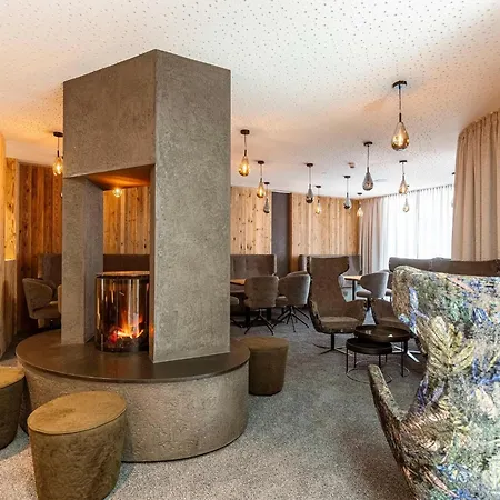 Apartmán Modern With 2 Bedrooms In