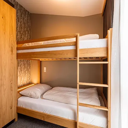 Apartmán Modern With 2 Bedrooms In *