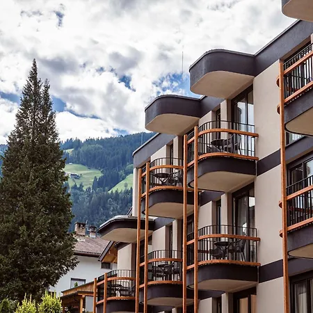 Apartmán Modern With 2 Bedrooms In Fügen
